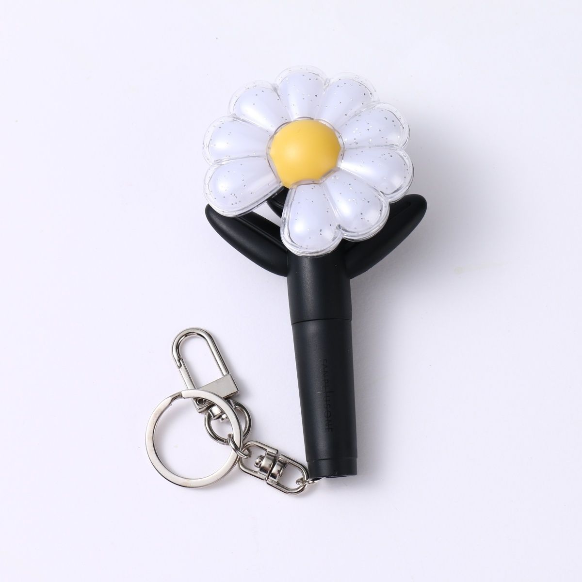 Daisy Keychain — Colorful Glow For Bags And Backpacks