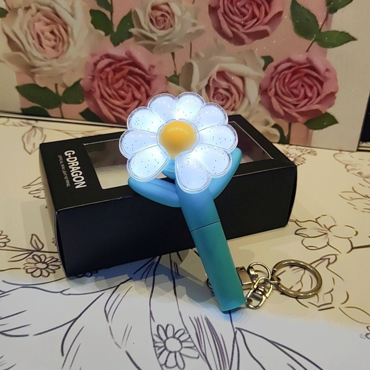 Daisy Keychain — Colorful Glow For Bags And Backpacks