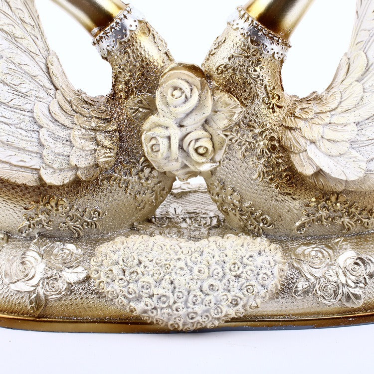 Romantic Swan Sculpture for Elegant European Home Decor