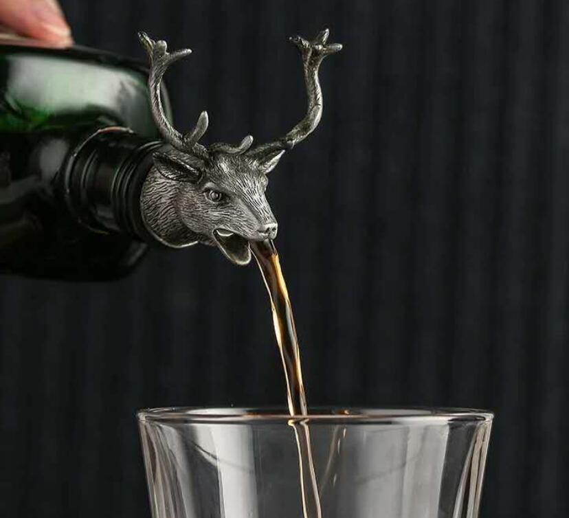 Deer Head Wine Stopper Pourer: Drip-Free Bar Decor Gift