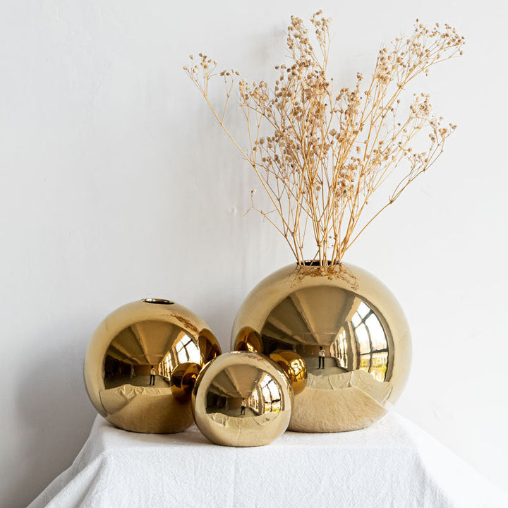 Gold Ceramic Vase for Elegant Tabletop Floral Arrangements