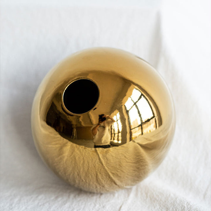 Gold Ceramic Vase for Elegant Tabletop Floral Arrangements