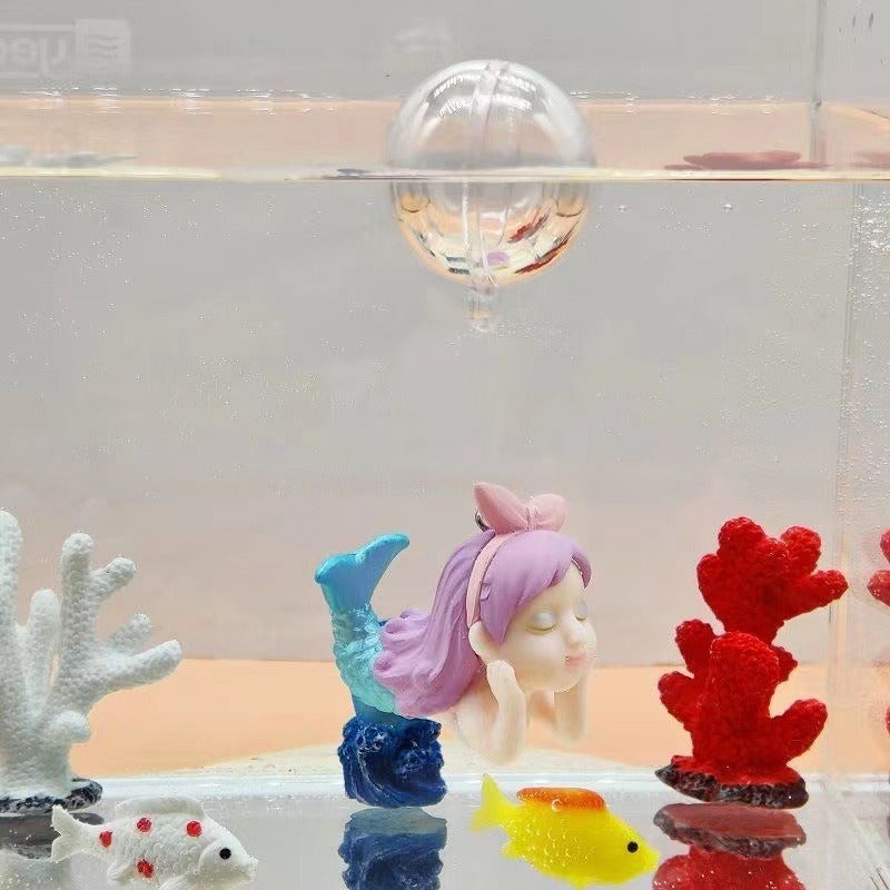 Aquarium Diver Decoration for Playful Underwater Scenes