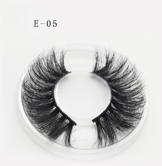 3D False Eyelashes for Soft, Wispy Glam Eye Volume