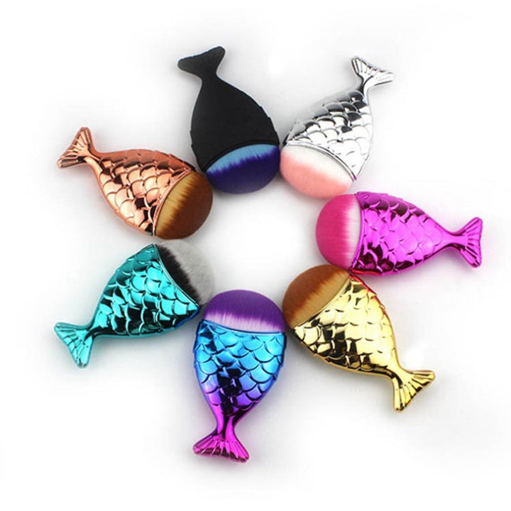 Mermaid Fish-Scale Makeup Brush — 7 Colors, Airbrushed Finish