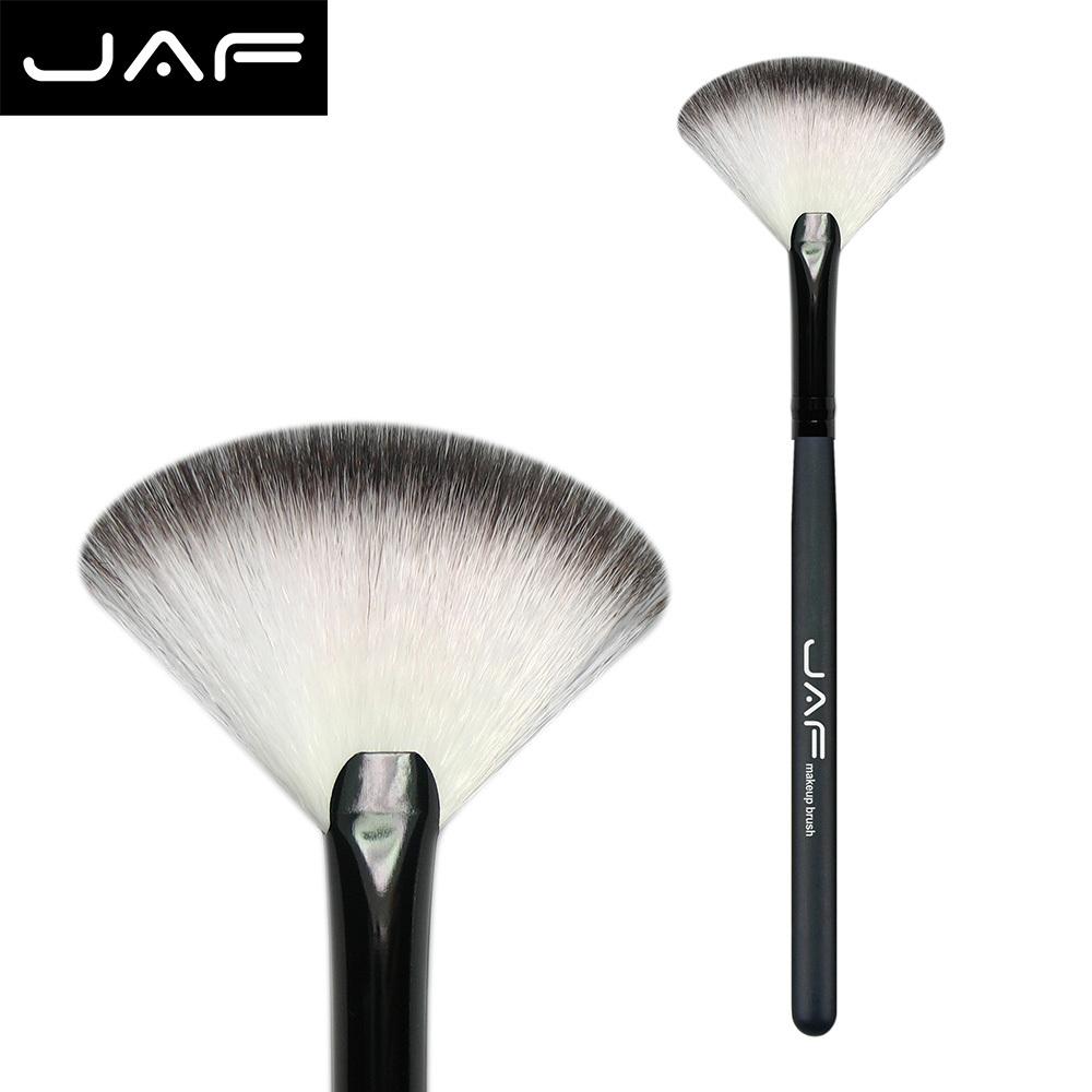 Small Fan Powder Brush — Airbrushed Powder Application