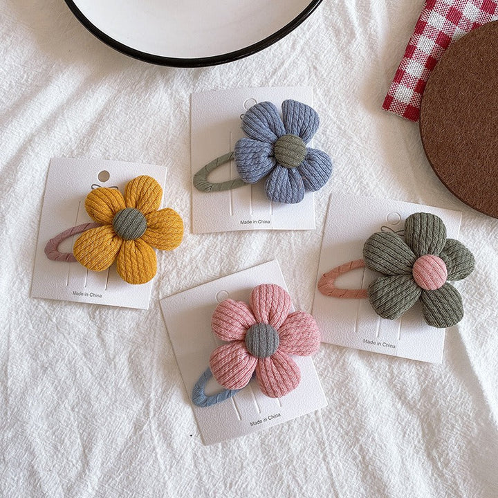 Children's Knitted Flower Hair Clips — Cute 3D Floral Accents