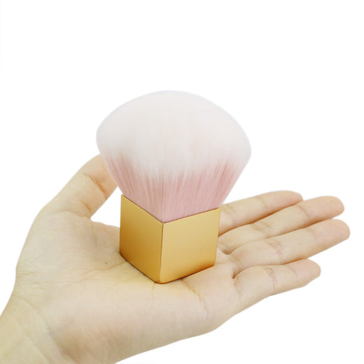 Oversized Kabuki Brush — Ultra-Soft Flawless Powder Finish
