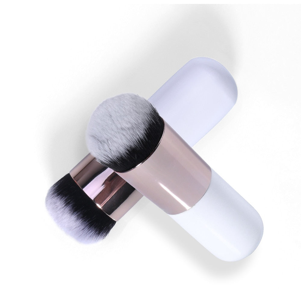 Foundation Brush — Airbrushed Complexion in 60 Seconds