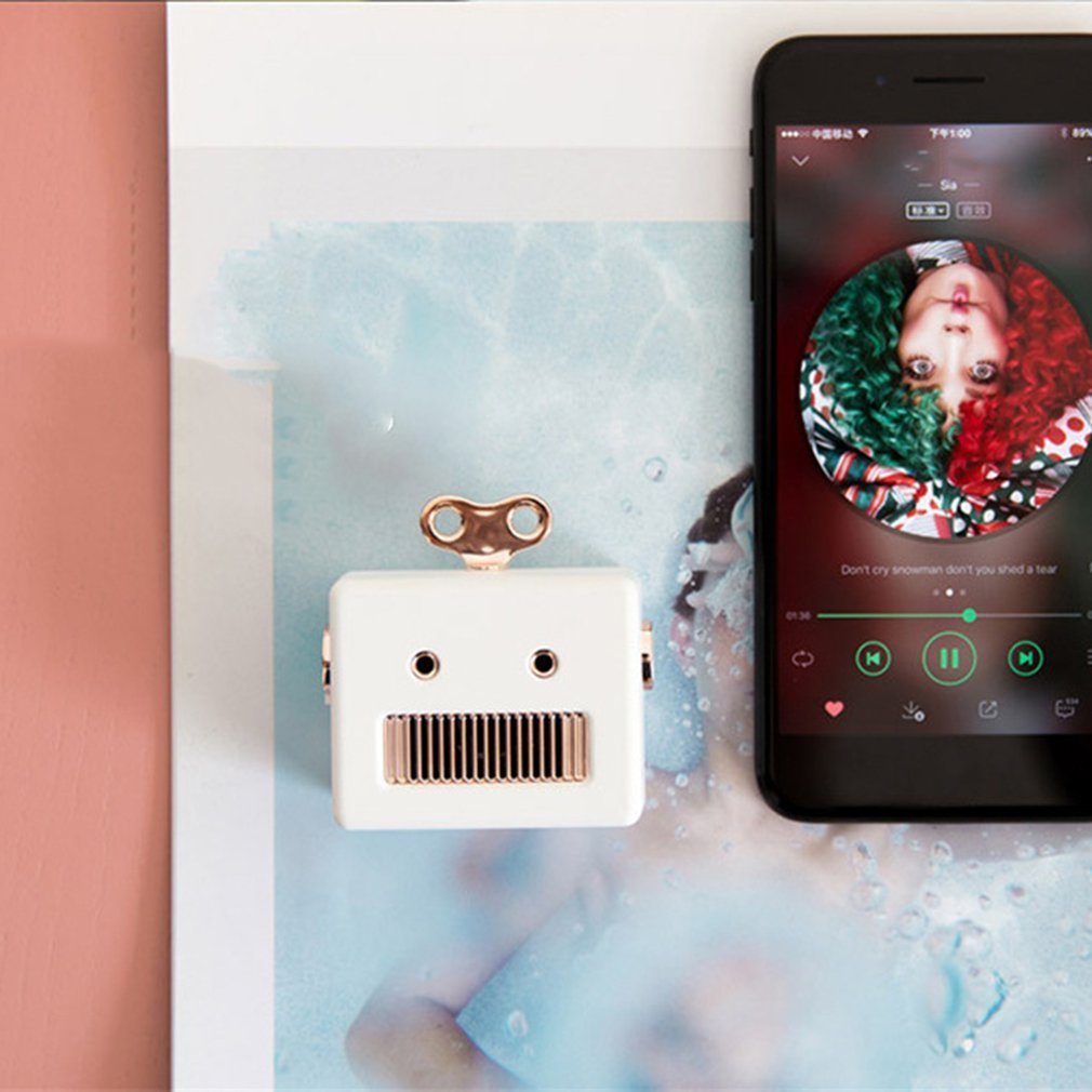 Retro Robot Bluetooth Speaker — HIFI Bass in a Tiny Package