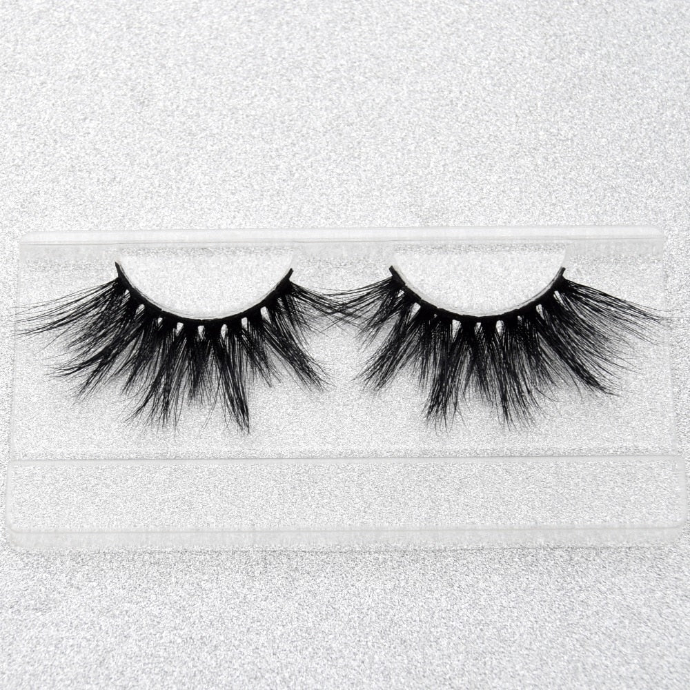 Criss-Cross False Eyelashes for Dramatic Eye Volume