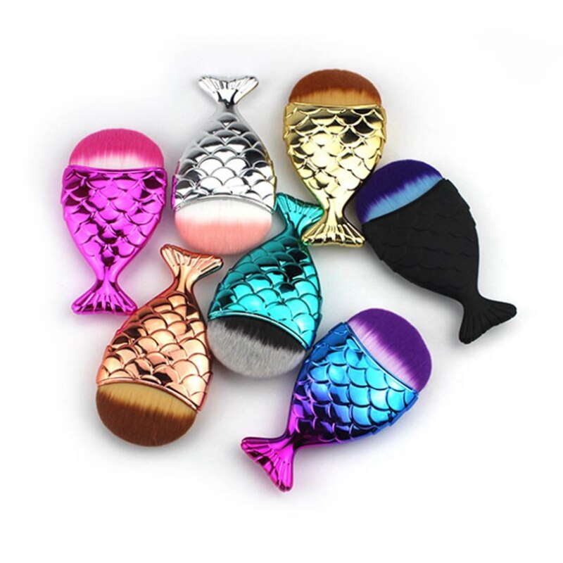 Mermaid Fish-Scale Makeup Brush — 7 Colors, Airbrushed Finish