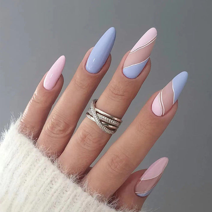 Contrasting Press-On Nails — Salon-Perfect Heart & Swirl