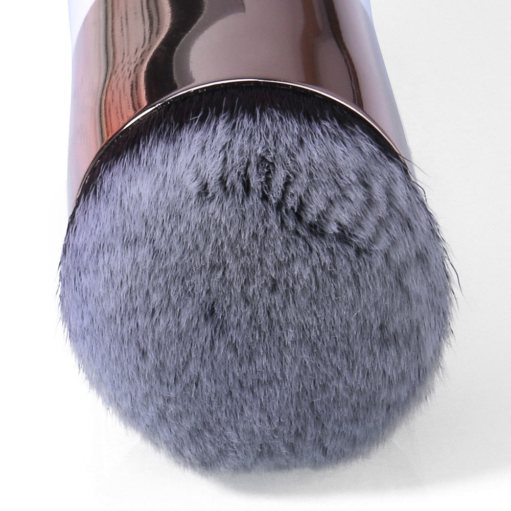 Foundation Brush — Airbrushed Complexion in 60 Seconds