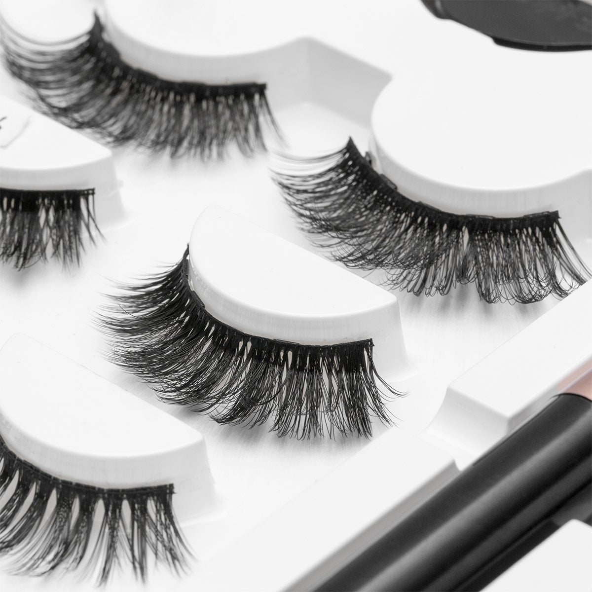 Magnetic Eyelashes Set for Easy, No-Glue Eye Looks