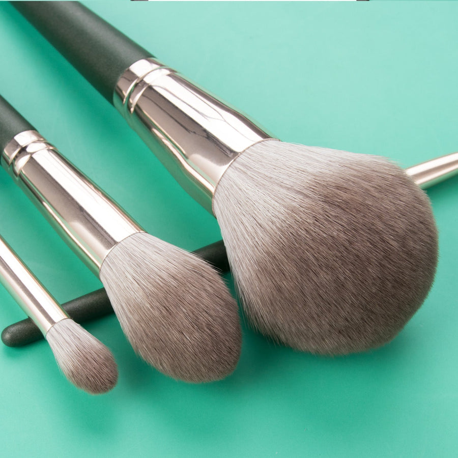 14-Piece Makeup Brush Set for Portable Application