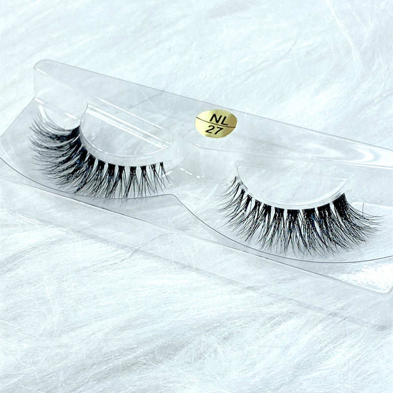 Natural False Eyelashes for Soft Everyday Definition