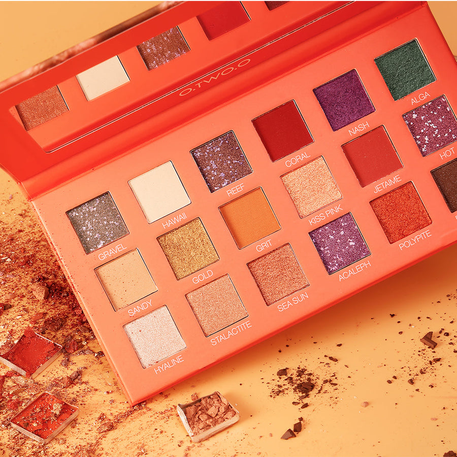 18-Color Eyeshadow Palette for Matte & Glitter Looks