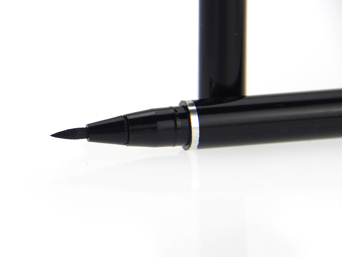 Waterproof Liquid Eyeliner for Precise, Bold Lines