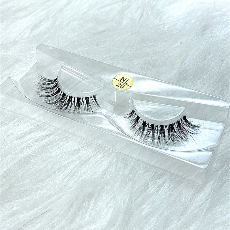 Natural False Eyelashes for Soft Everyday Definition
