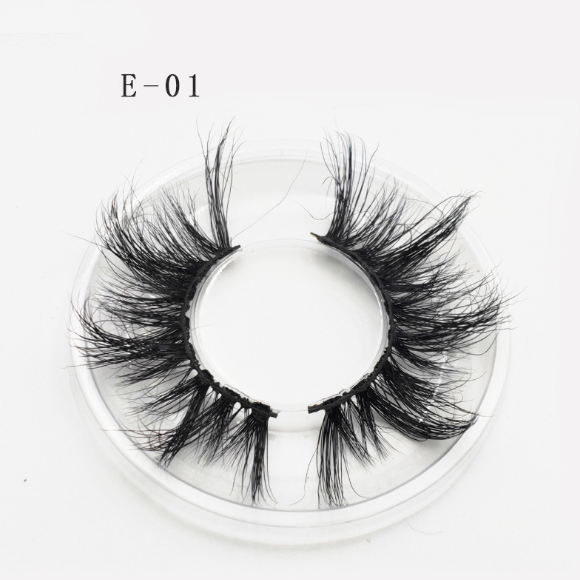 3D False Eyelashes for Soft, Wispy Glam Eye Volume