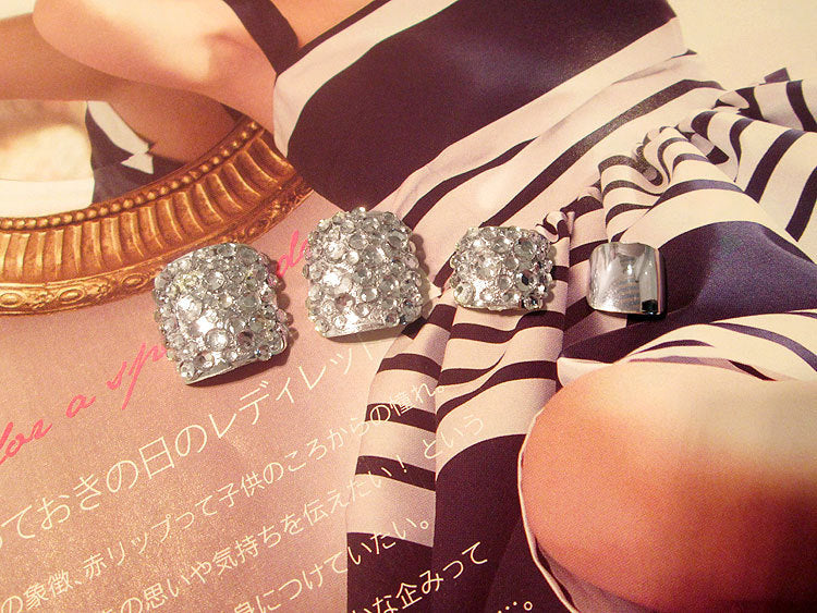 Luxury Rhinestone Toe Nails — 24-Piece Metallic Silver Set