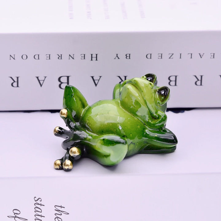 Garden Frog Figurines Set for Whimsical Outdoor Displays