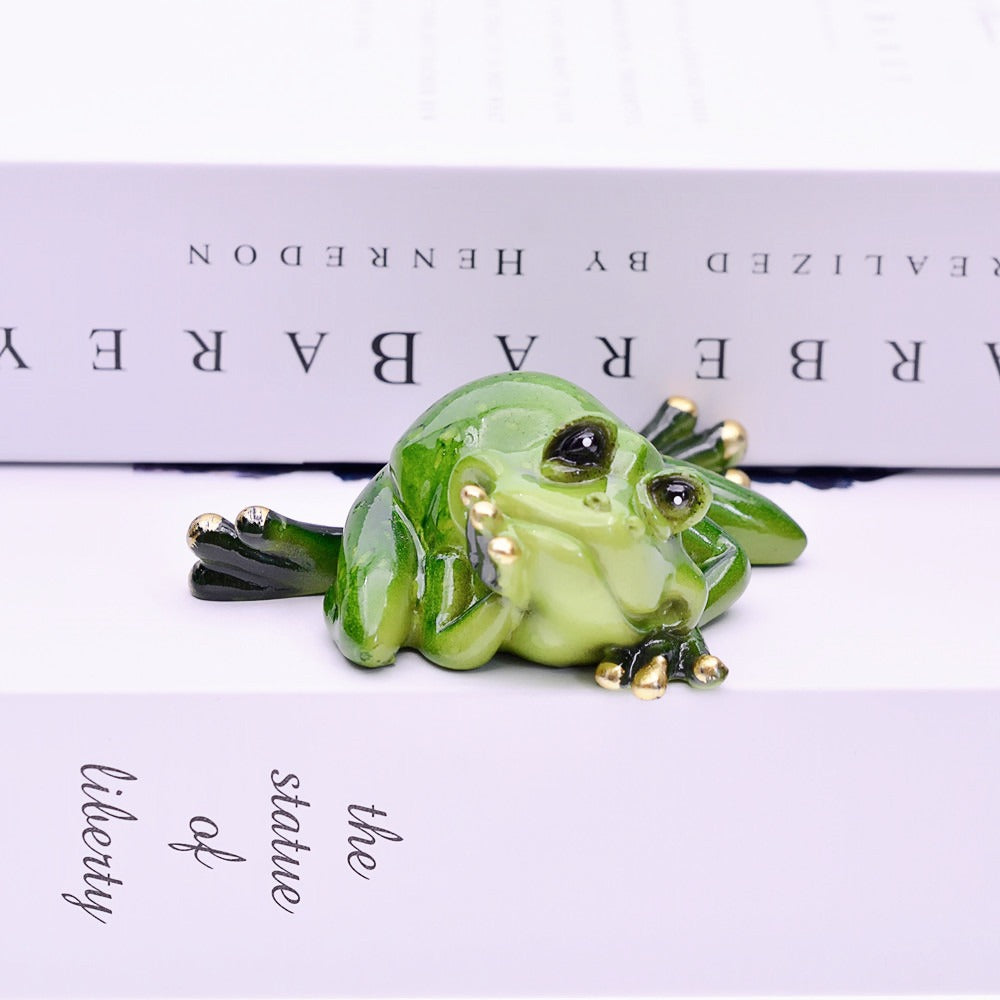 Garden Frog Figurines Set for Whimsical Outdoor Displays