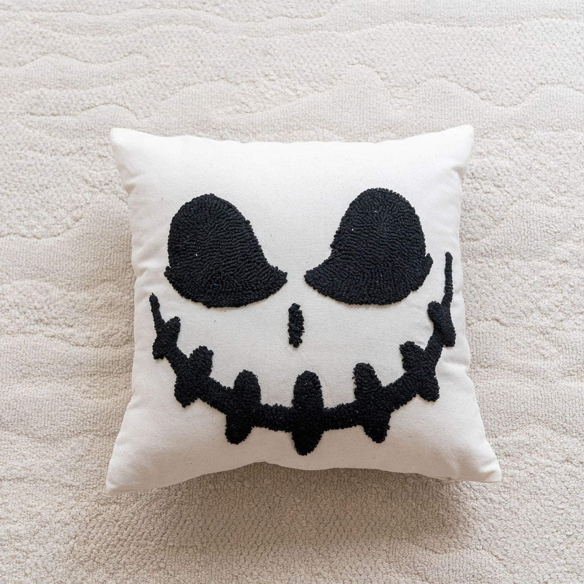 Halloween Decorative Pillow Set: Modern Seasonal Style
