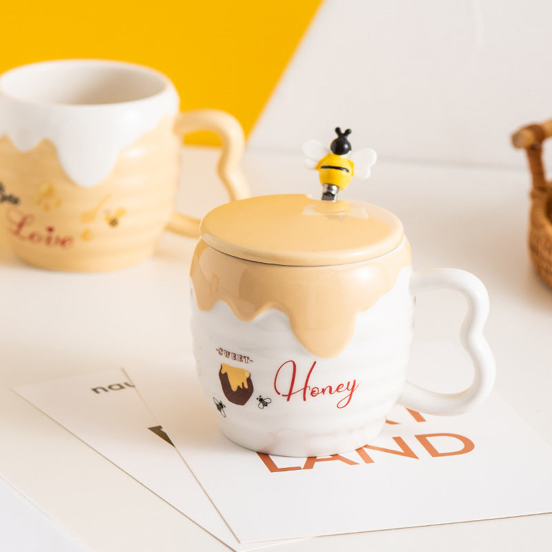 Cute Honey Bee Ceramic Mug With Lid for Coffee Lovers