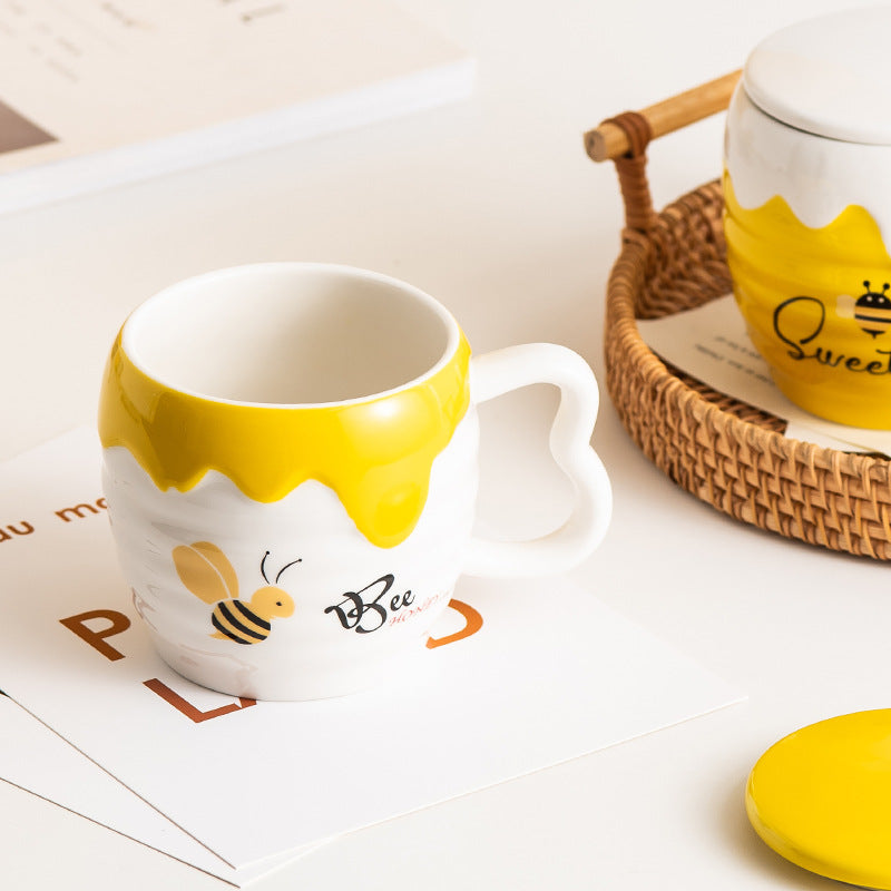Cute Honey Bee Ceramic Mug With Lid for Coffee Lovers