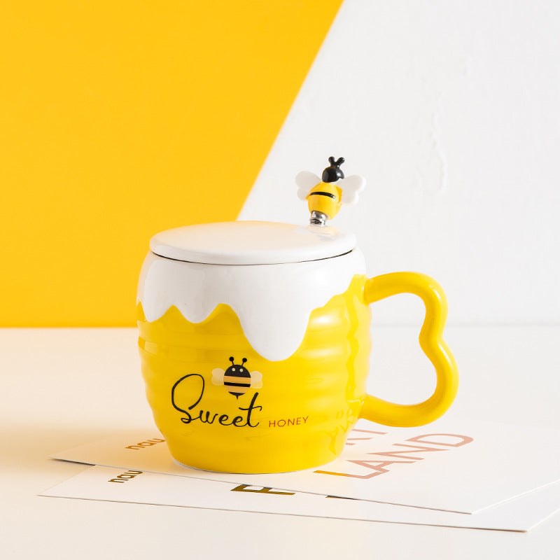 Cute Honey Bee Ceramic Mug With Lid for Coffee Lovers