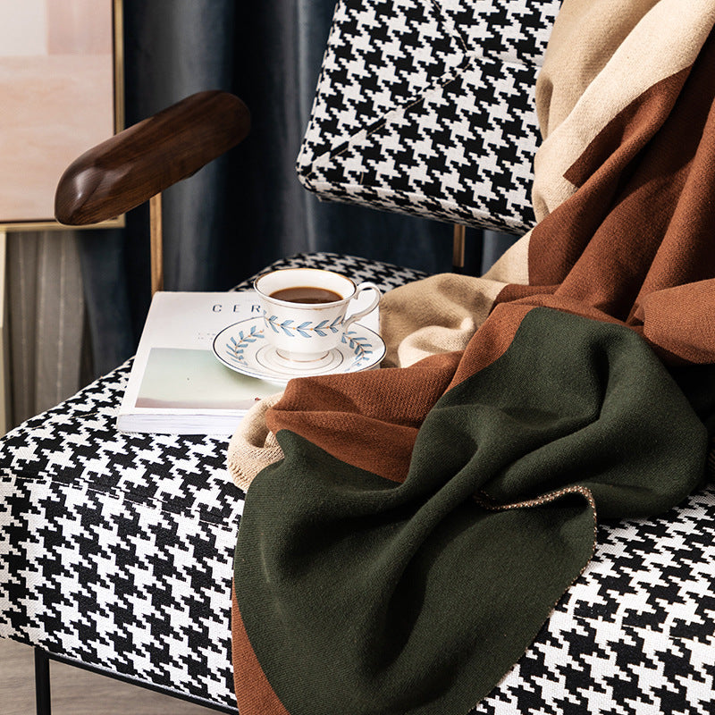 Knitted Throw Blanket for Cozy Nordic-Style Warmth