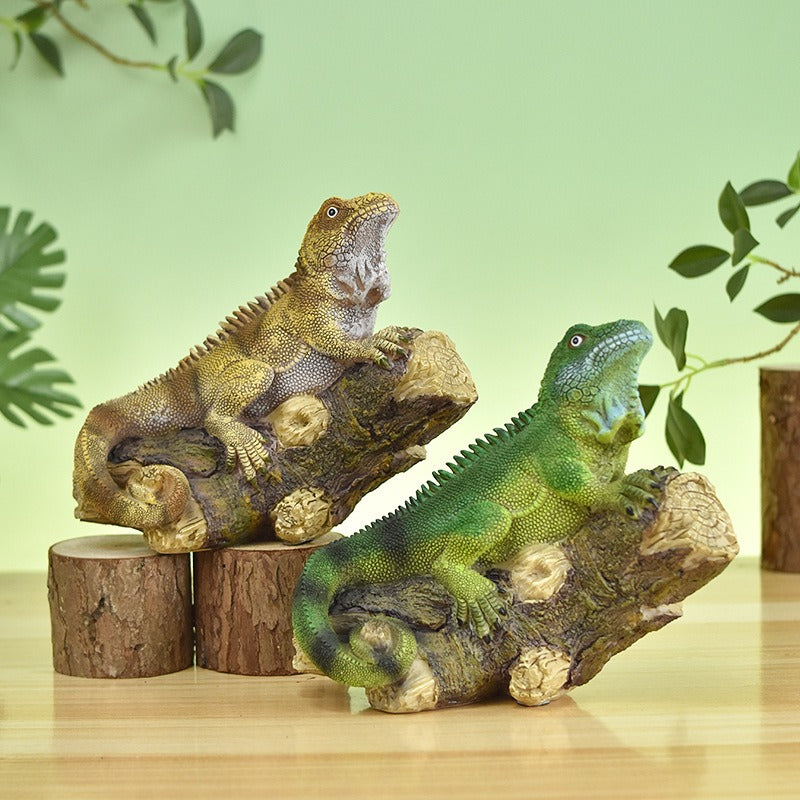 Lizard Ornament Sculpture for Nature-Inspired Displays