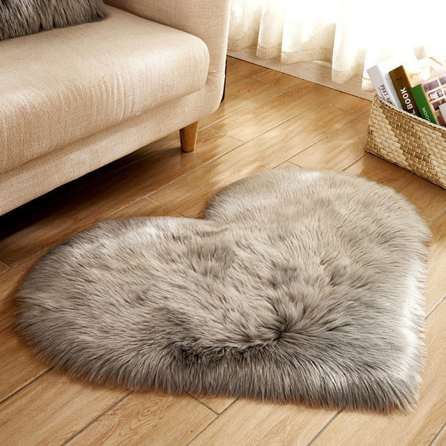 Heart-Shaped Faux Fur Rug for Cozy Bedroom Styling