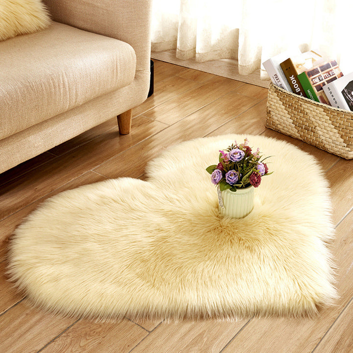 Heart-Shaped Faux Fur Rug for Cozy Bedroom Styling