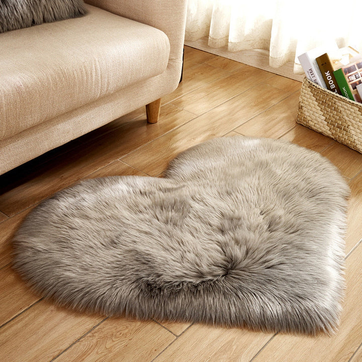 Heart-Shaped Faux Fur Rug for Cozy Bedroom Styling