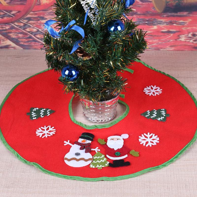 Christmas Tree Skirt for a Bright Festive Tree Base