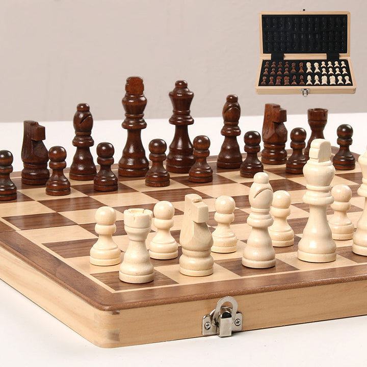 Magnetic Chess Set: Folding Solid Wood Board for Travel