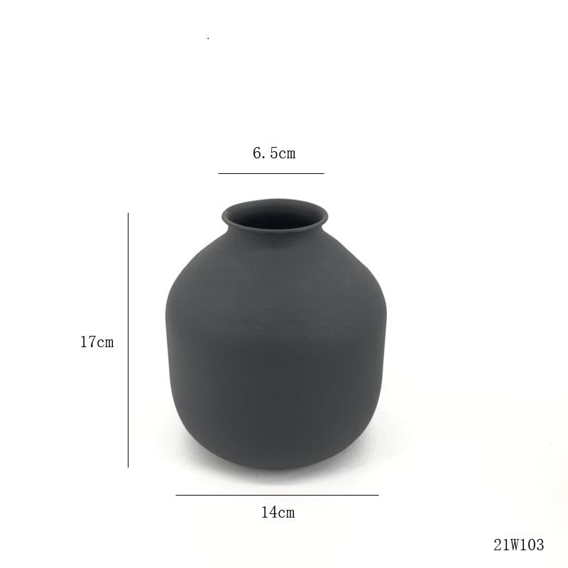 Matte Black Metal Vase for Modern Floral Displays