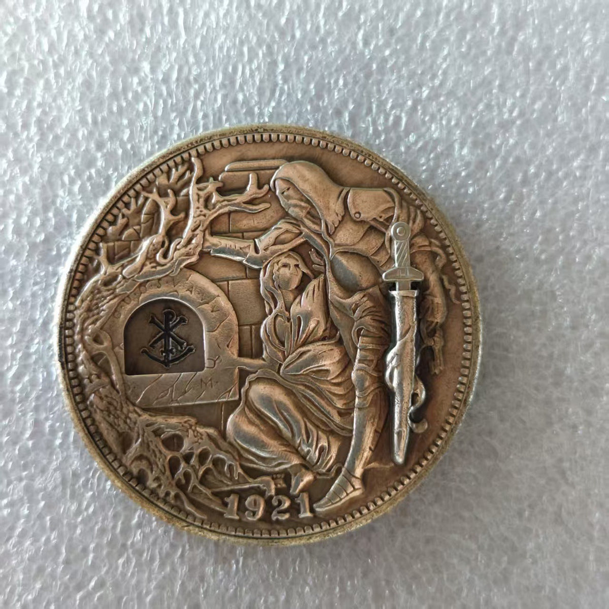 Mechanical Wandering Coin - Antique Silver Fantasy Medallion