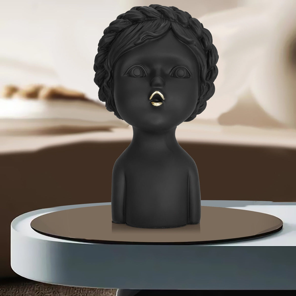Minimalist Resin Girl Ornament for Modern Shelf Decor