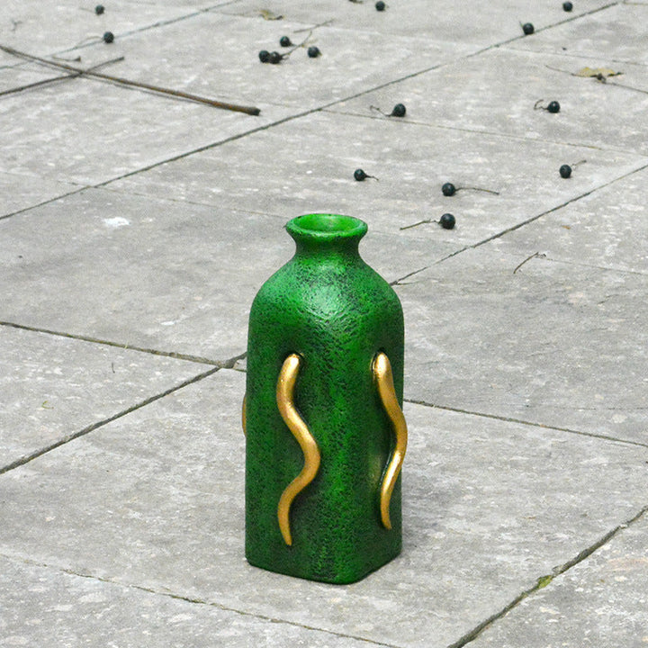 Resin Decorative Vase With Sculptural Tabletop Style