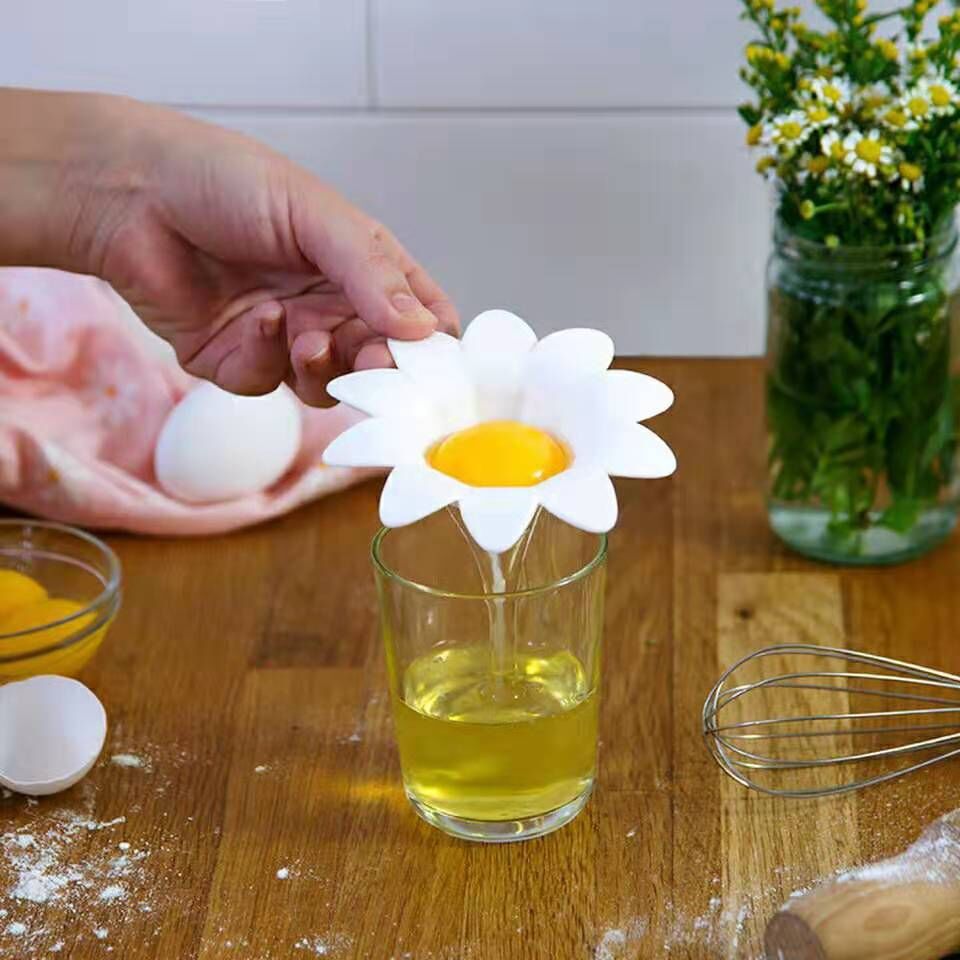 Daisy Egg White Separator Gadget for Clean Egg Yolks