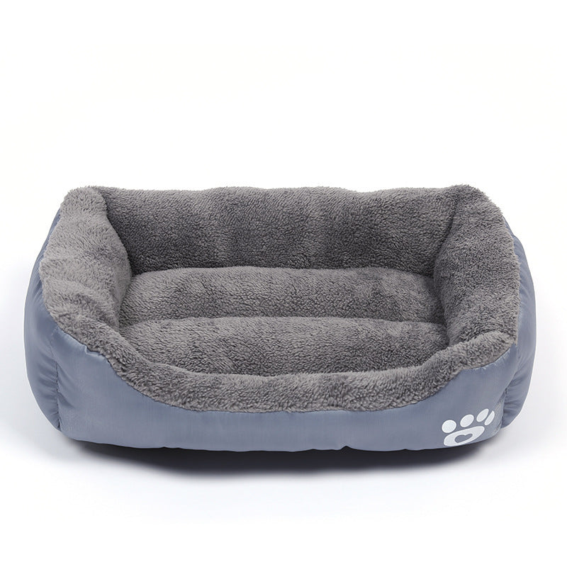 Fleece Pet Bed with Waterproof Bottom for Cozy Rest