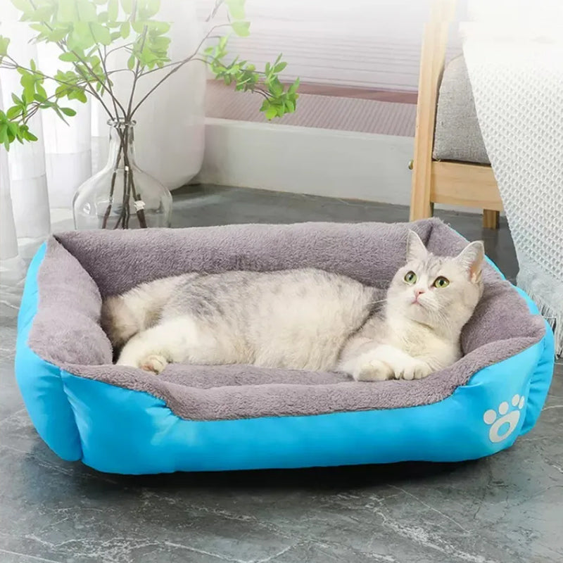 Fleece Pet Bed with Waterproof Bottom for Cozy Rest