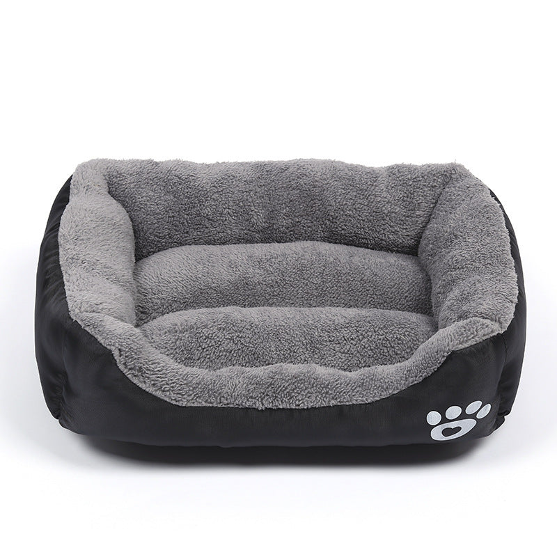Fleece Pet Bed with Waterproof Bottom for Cozy Rest