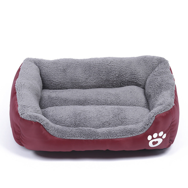 Fleece Pet Bed with Waterproof Bottom for Cozy Rest
