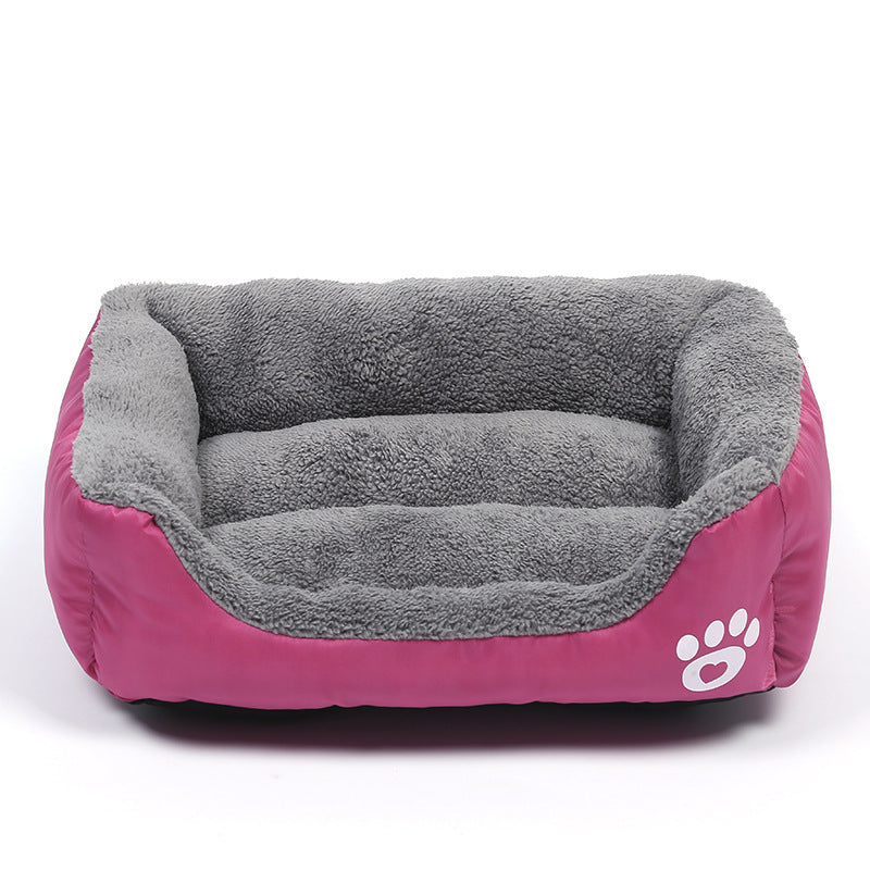 Fleece Pet Bed with Waterproof Bottom for Cozy Rest