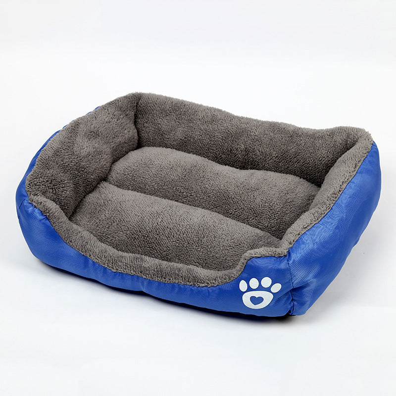 Fleece Pet Bed with Waterproof Bottom for Cozy Rest